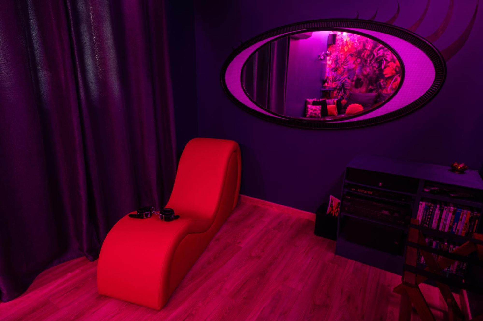Les Volets Violets Acomodação com café da manhã Salles  Quarto foto